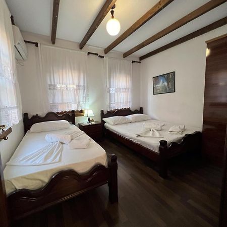Pjetri House Hotel Berat Exterior foto